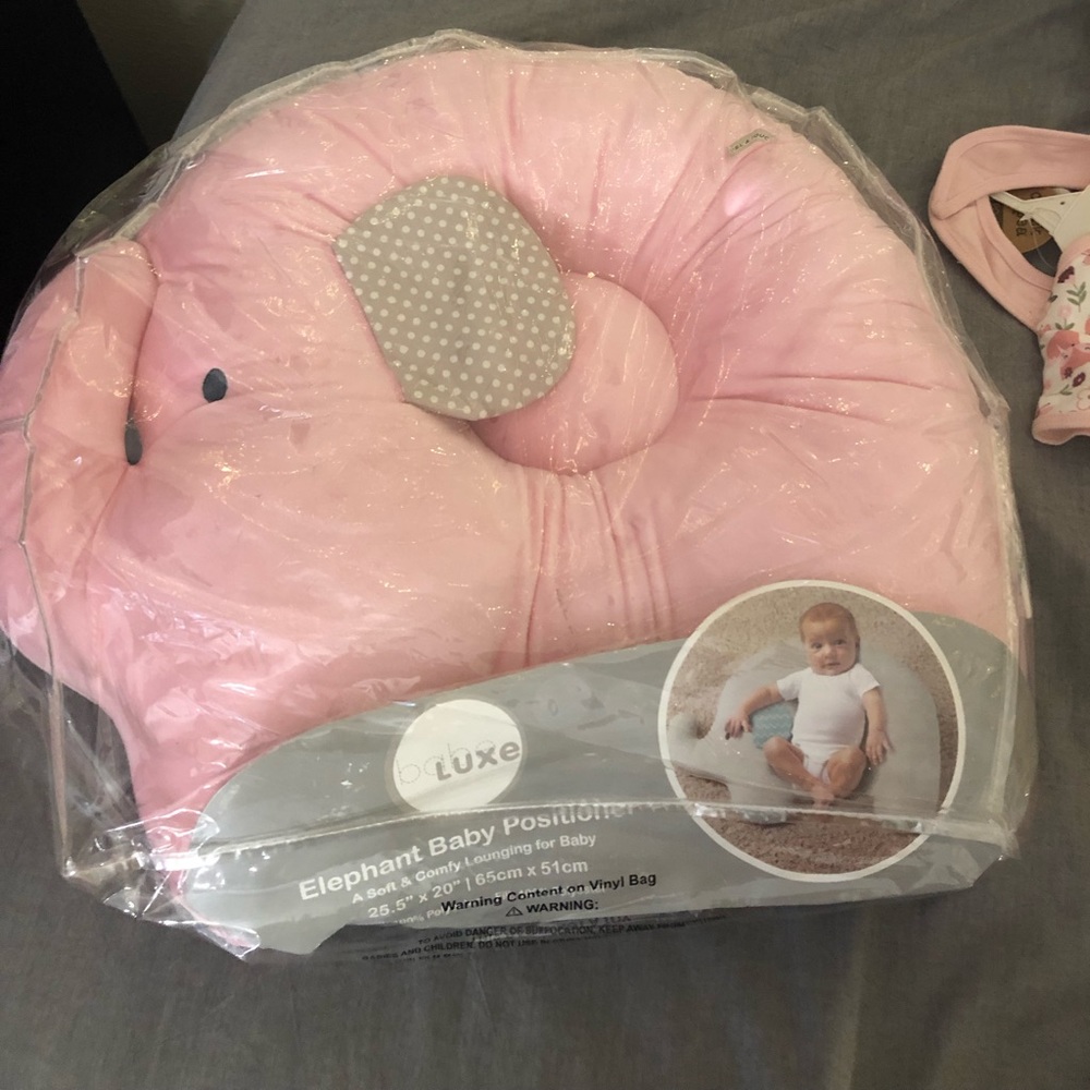 Luxe elephant baby positioner